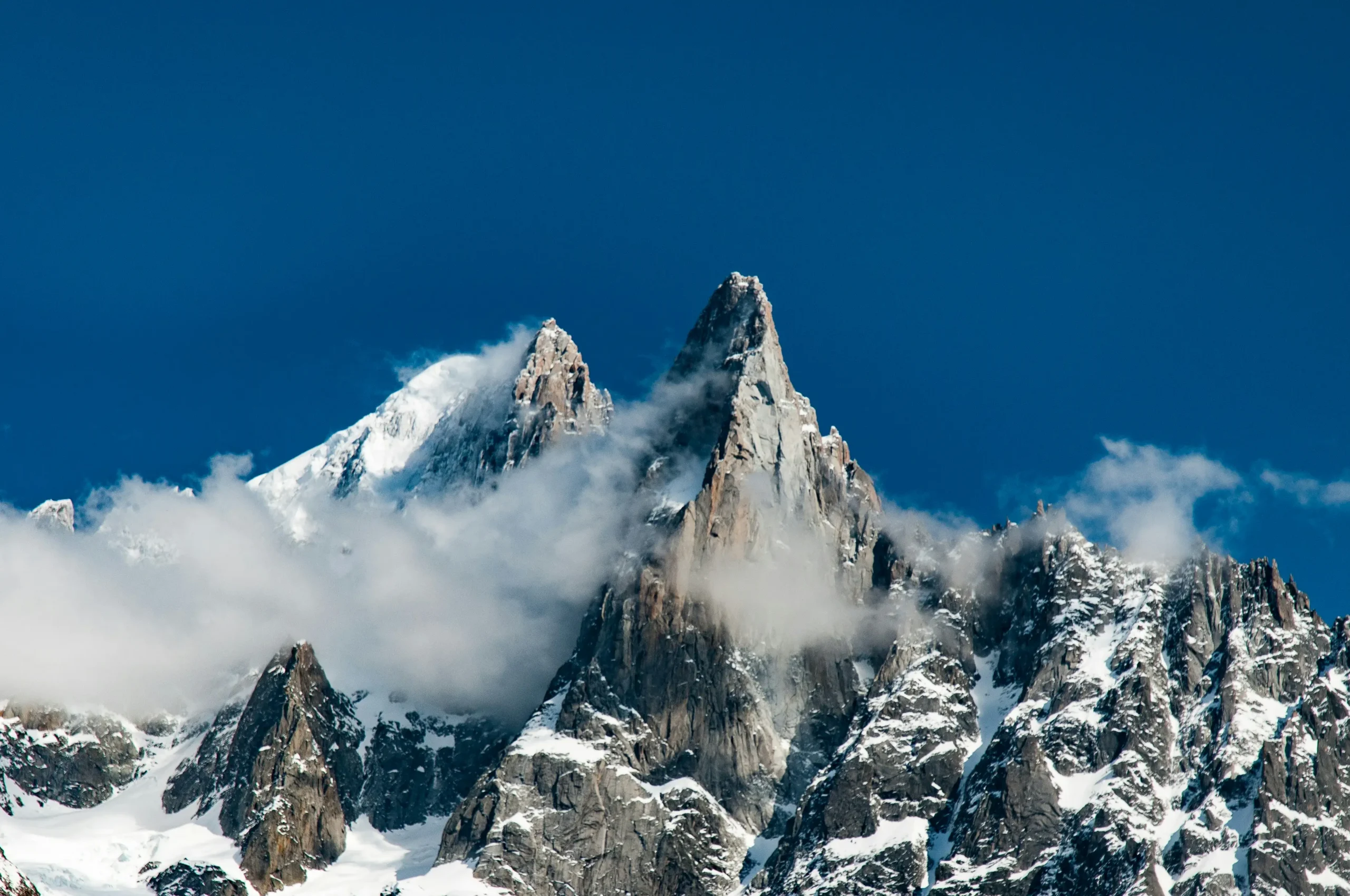 simon-fitall-xWxh7hsgJVA-unsplash